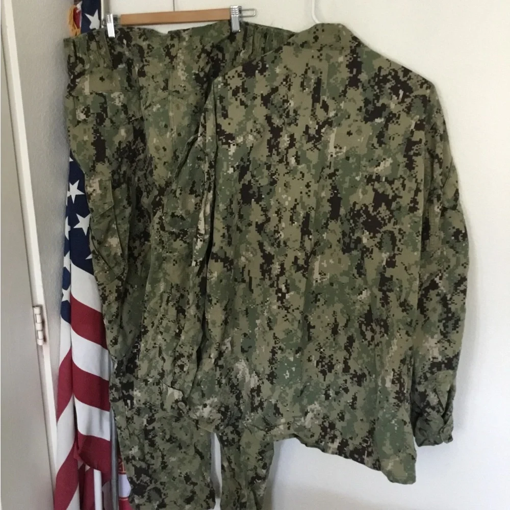 U.S. Navy NWU Type III Digital Camouflage Jacket and Pants - Green